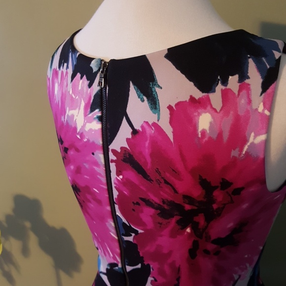 Taylor Fit and Flare Floral Dress - Picture 4 of 4